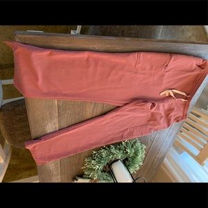 Mauve Figs Yola Skinny Cargo Scrub Pant